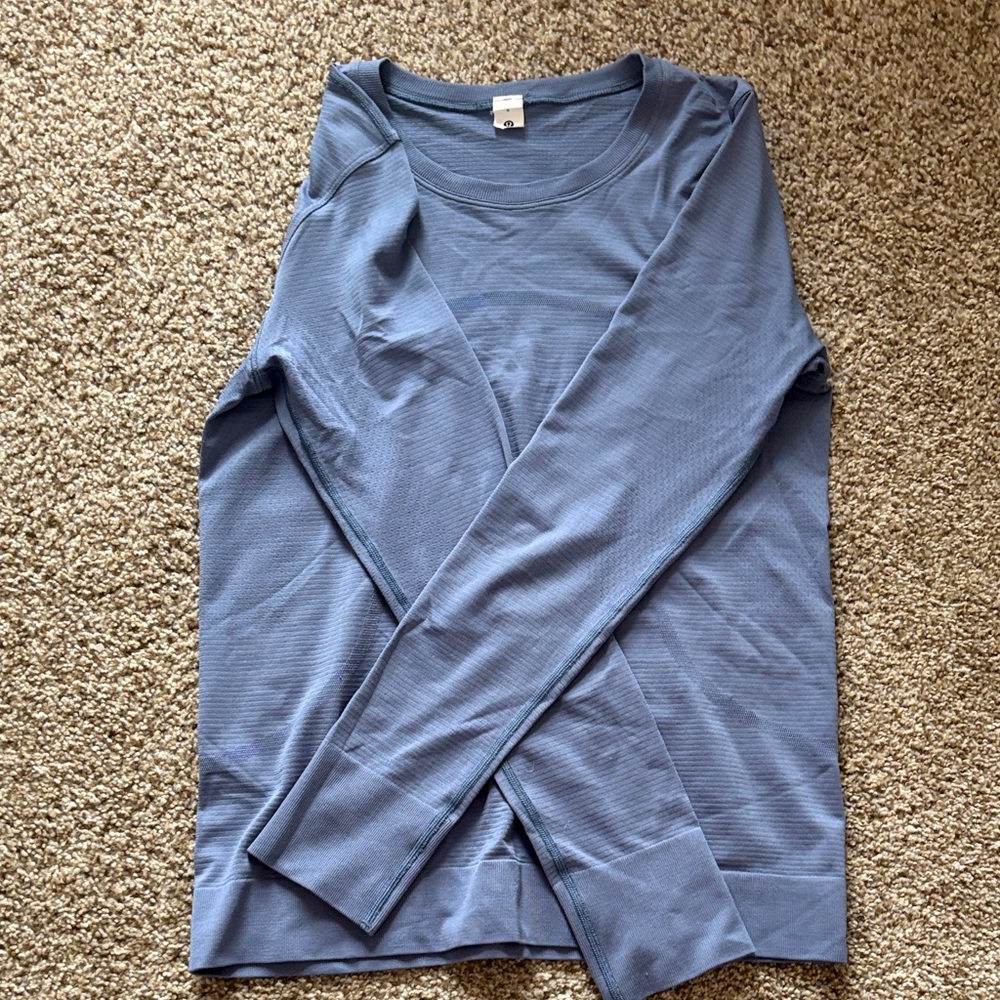 lululemon swiftly size 4!! 💙